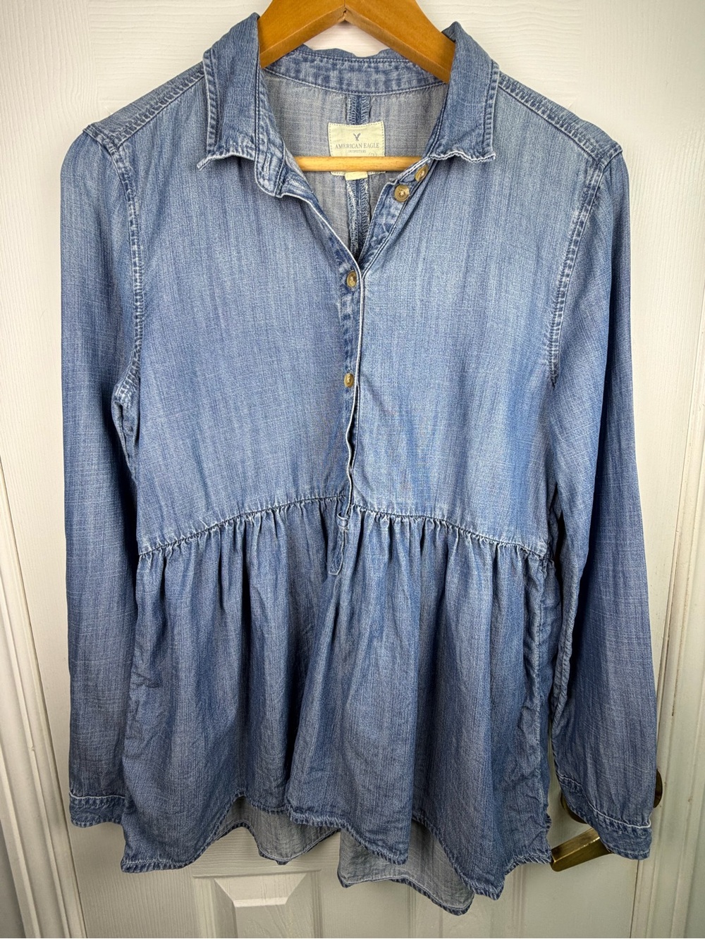 American Eagle Denim Peplum Tunic M Light Blue Chambray Button-Front Western